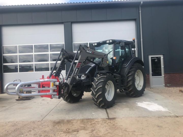 Onlangs afgeleverd; Jong gebruikte Valtra