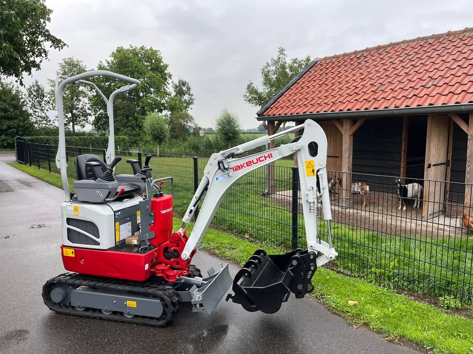   Afgeleverd Takeuchi TB210Vandaag