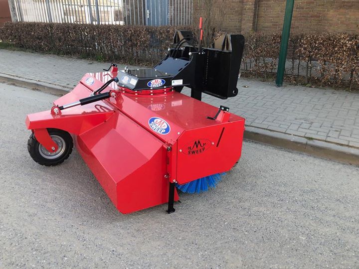 Onlangs afgeleverd; Sweep shovel veegmachine